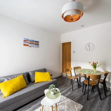 A50 Apartments Stoke - 3 Bedrooms - 3 Bathrooms Incl 2 Ensuites House Exterior photo