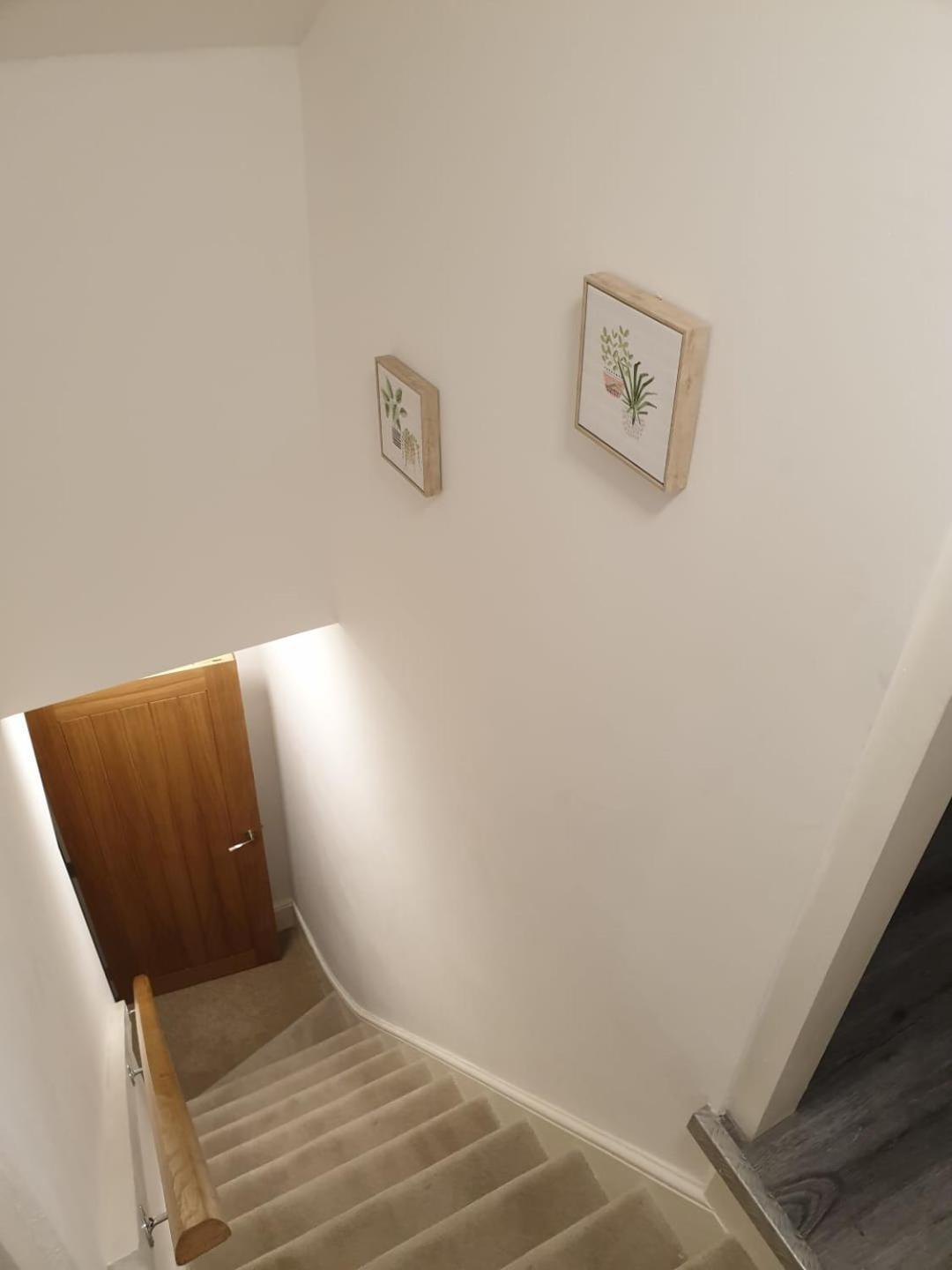A50 - 3 Bedrooms - 3 Bathrooms Incl 2 Ensuites House * Stoke-on-Trent