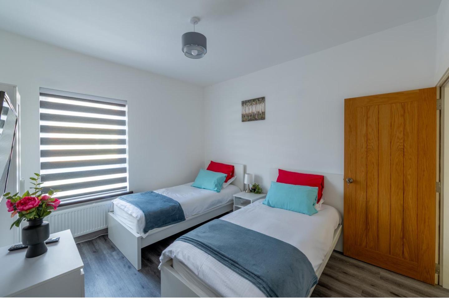 A50 - 3 Bedrooms - 3 Bathrooms Incl 2 Ensuites House Stoke-on-Trent