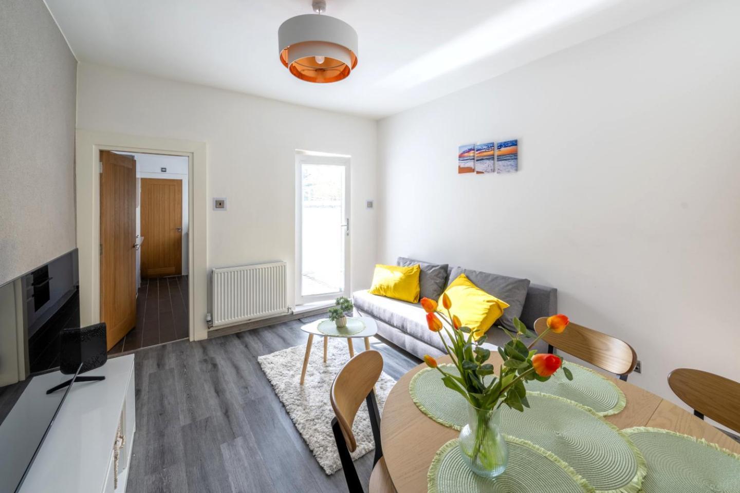 A50 - 3 Bedrooms - 3 Bathrooms Incl 2 Ensuites House Stoke-on-Trent