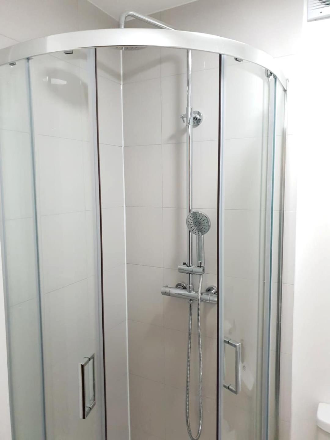 A50 - 3 Bedrooms - 3 Bathrooms Incl 2 Ensuites House Stoke-on-Trent